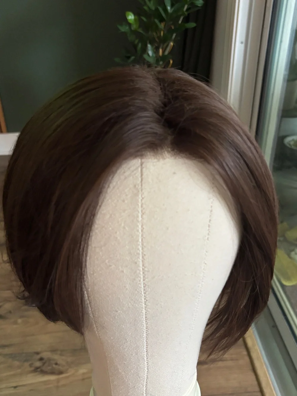 JB Khloe wig in brown